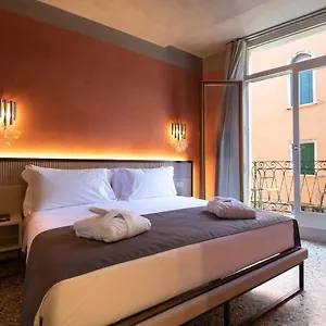 2* Pensión Liassidi Arco