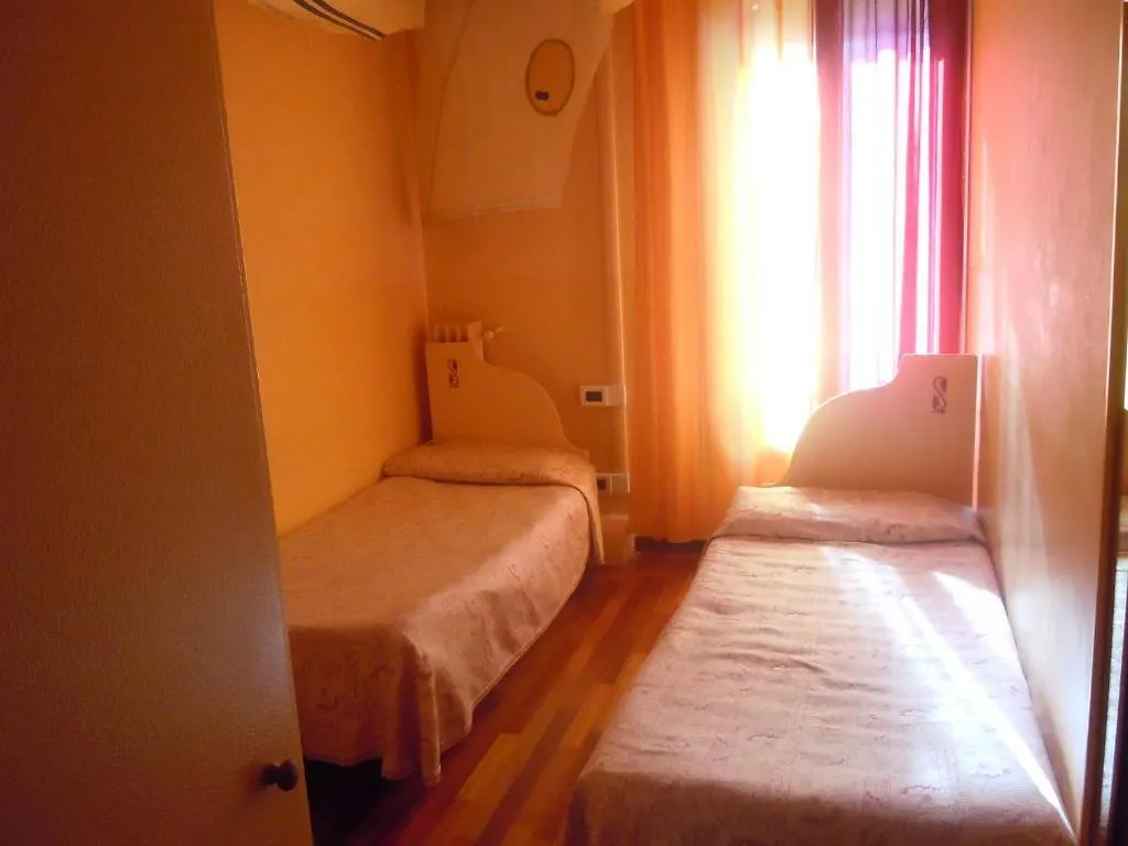 Cadoro Hotel Venice 2*,  Italy